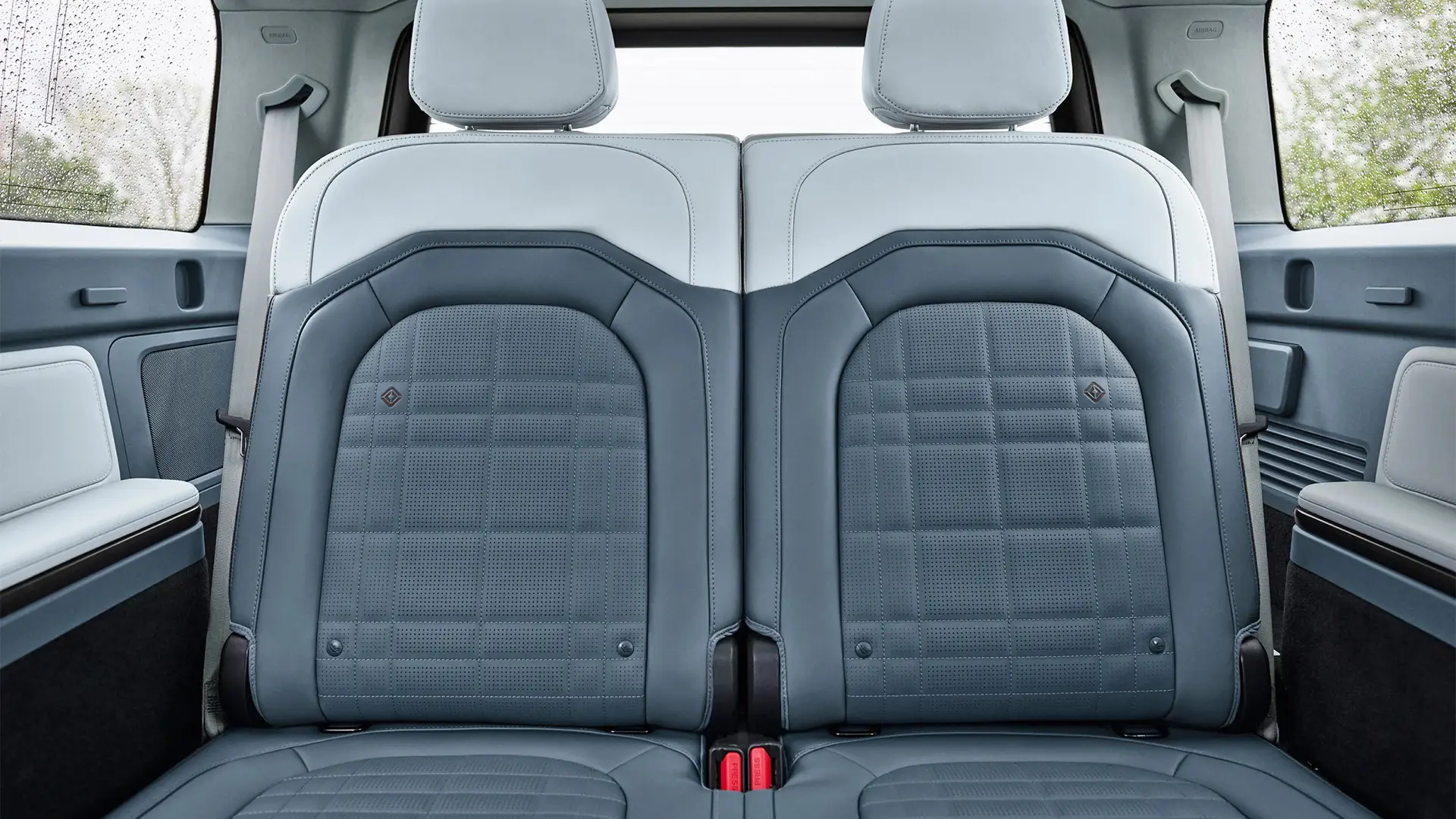 2025-rivian-r1s-seats-5-car-back-catalogue-1